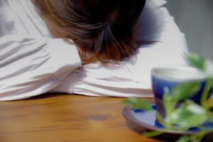 自分で可能な浮気調査とは？探偵がオススメする証拠探しを徹底比較