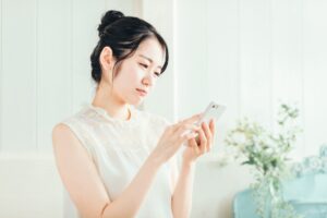 浮気や不倫の調査をLINE(ライン)やアプリを使ってこっそり行う方法